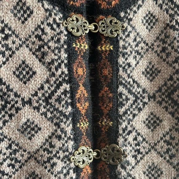 Cambridge Dry Goods 100% wool knit long sleeve crew neck cardigan sweater - Picture 2 of 9